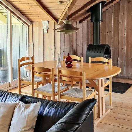 Charming Retreat-by Traum